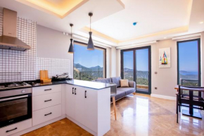 Luxury Flat with Jacuzzi and Amazing Sea View in Kas